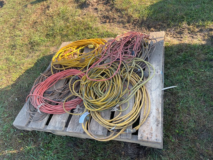 #5068-•-pallet-of-extension-cords-image-3