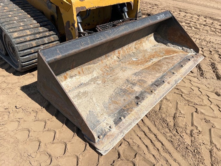 2016-caterpillar-277d-image-15