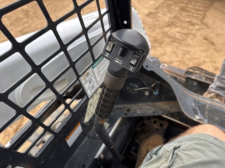 2018-bobcat-t550-image-25