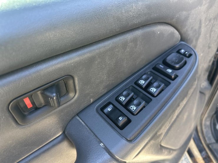 2005-chevrolet-silverado-1500-image-28