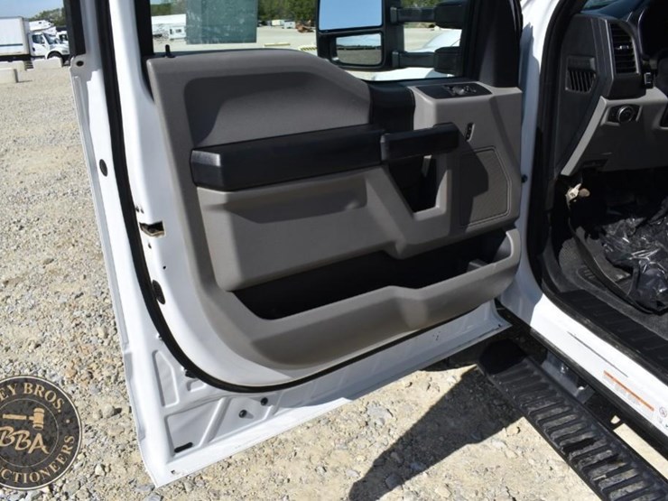 2017-ford-f550-image-66