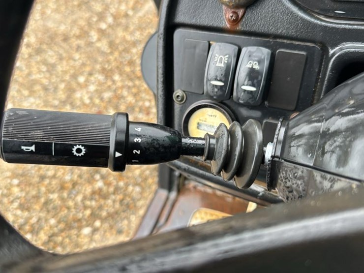 2013-jcb-507-42-image-22