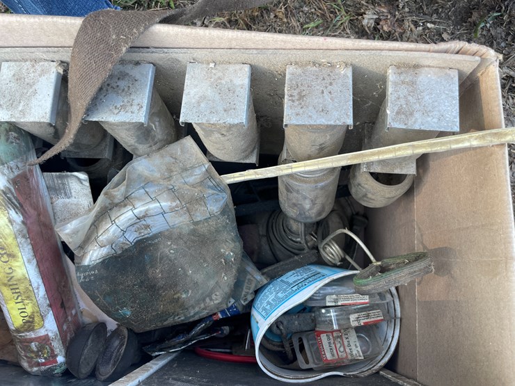 #5085-•-hanging-parts-jars-and-tool-belt-image-6