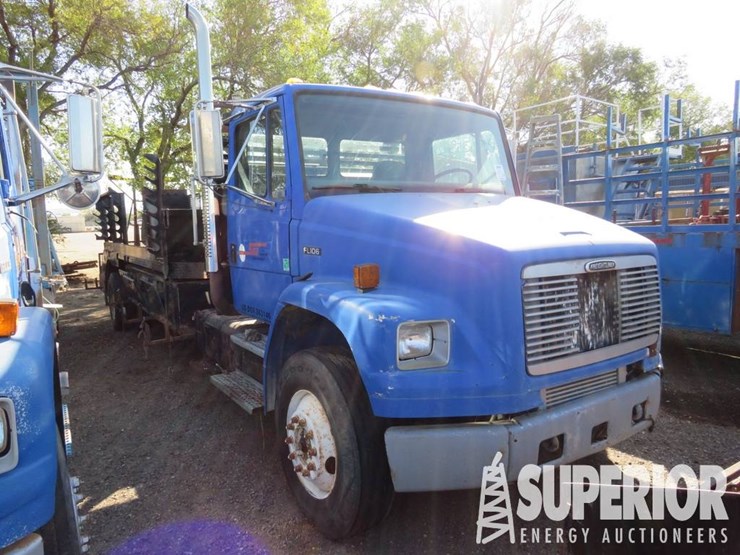 1997-freightliner-fl106-image-2