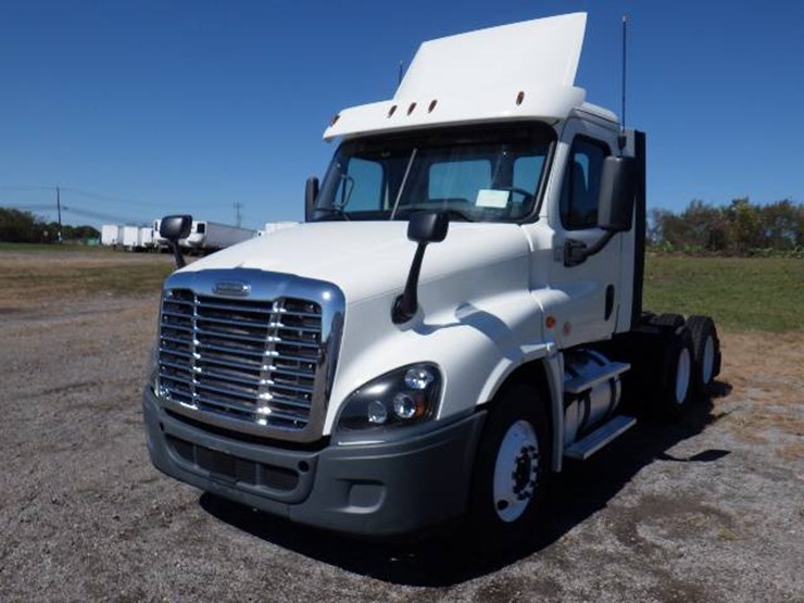 2018-freightliner-cascadia-125-image-1