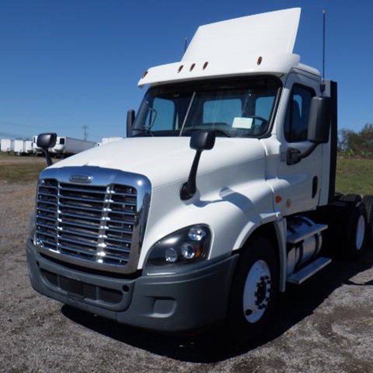 2018 FREIGHTLINER CASCADIA 125
