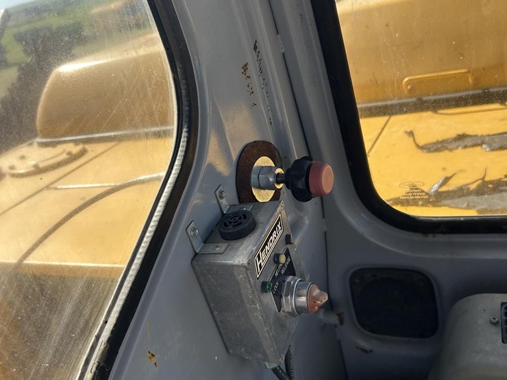 deere-200-lc-image-81