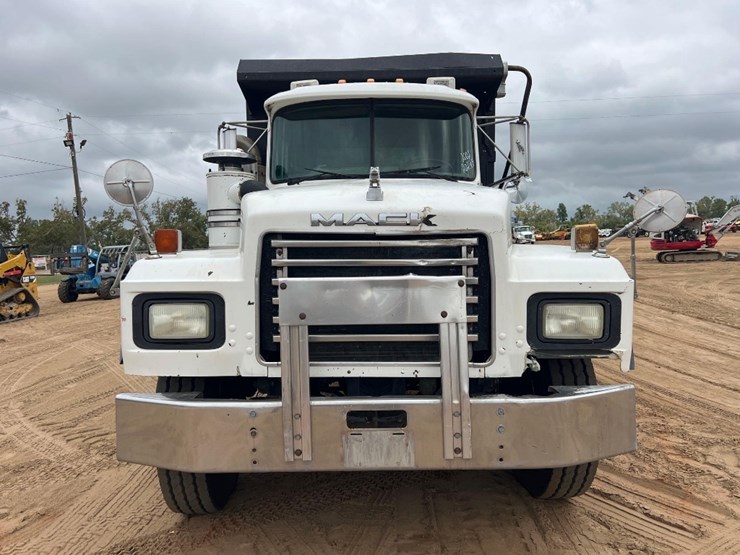 2002-mack-rd688s-image-5