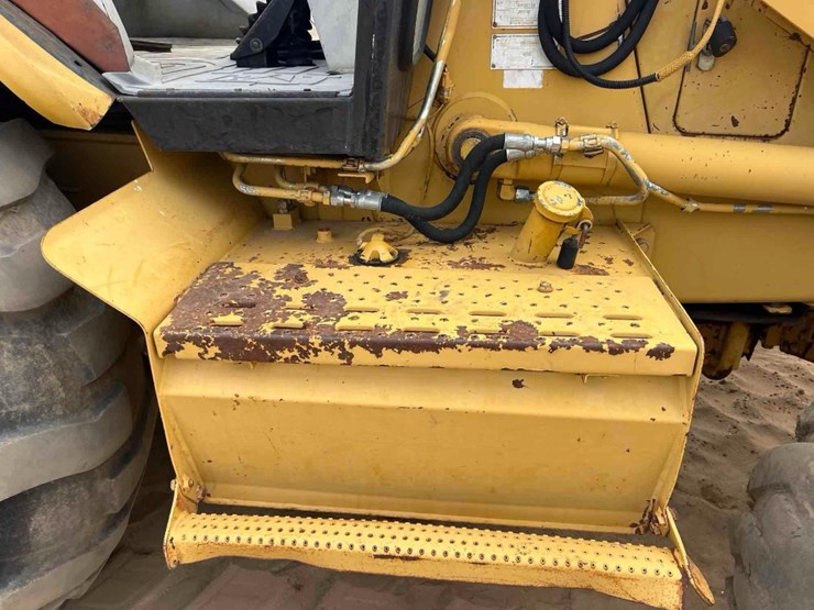 caterpillar-416b-image-24