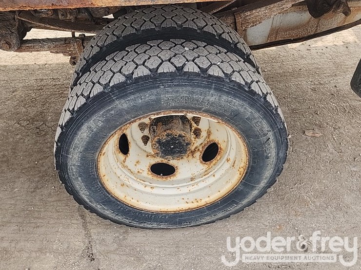 2005-ford-f450-image-11