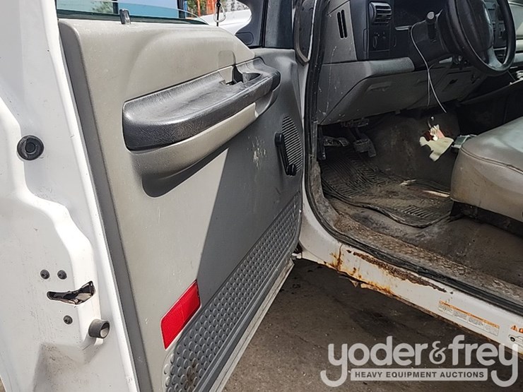 2007-ford-f450-image-27