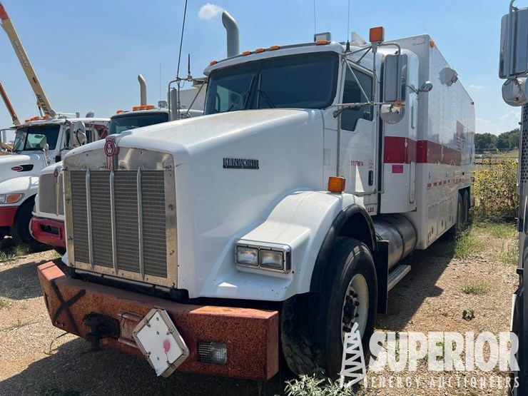 2008-kenworth-t800-image-1