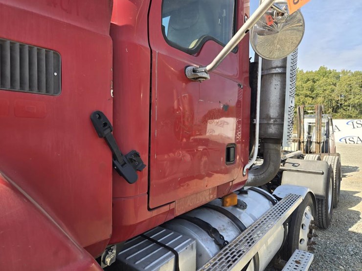 2005-mack-cl733-image-17