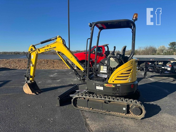 2020-new-holland-e26c-image-2