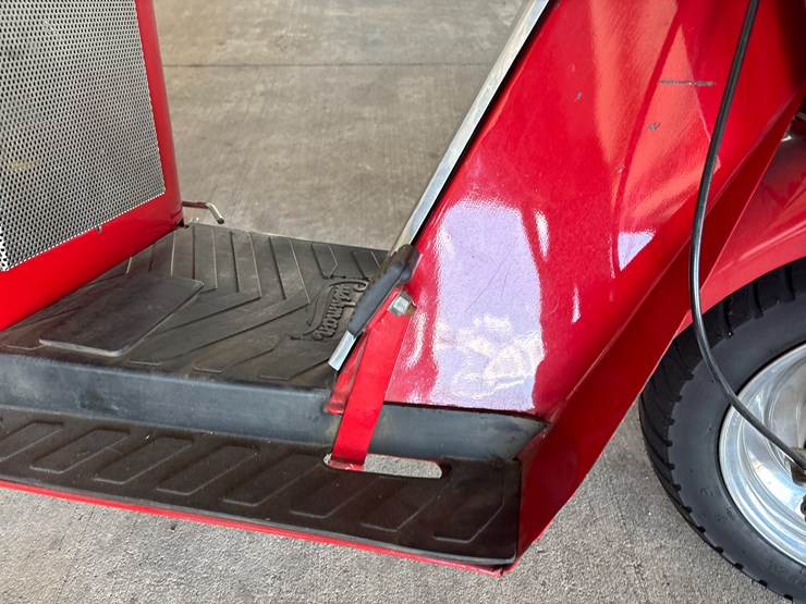 #225-•-1948-series-50-cushman-image-28