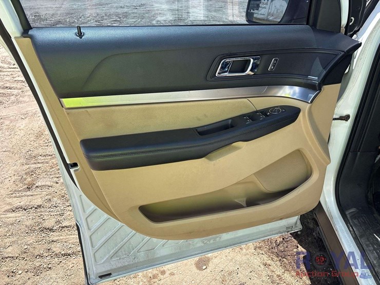 2017-ford-explorer-image-6