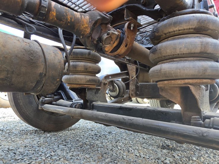 2005-mack-cl733-image-40
