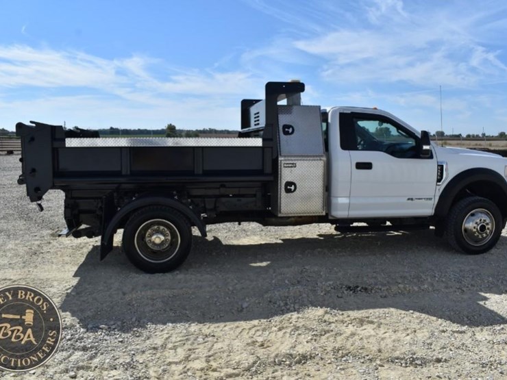 2017-ford-f550-image-19