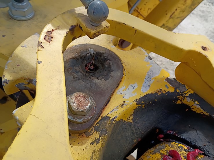 new-holland-lb75-image-71