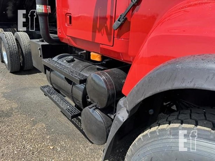 mack-granite-cv713-image-23