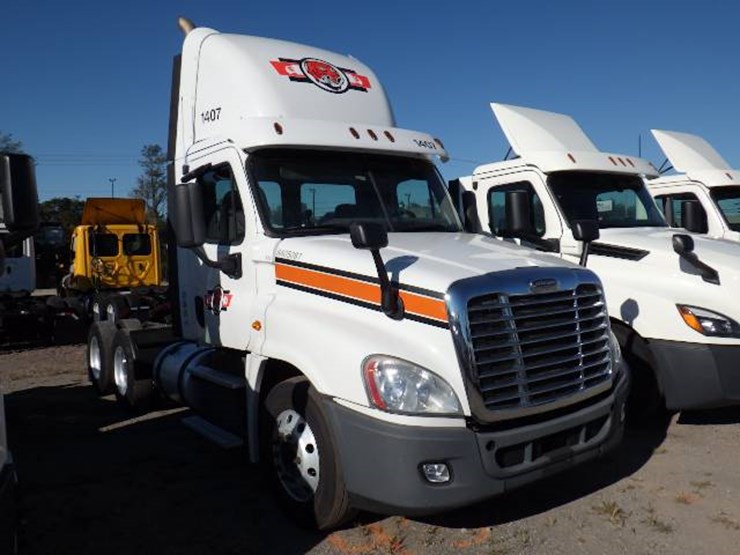 freightliner-cascadia-125-image-2