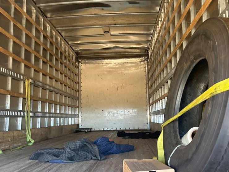 2019-hino-268-image-29
