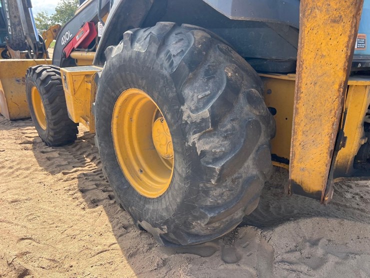 2018-deere-410l-image-28