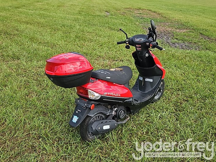 strada-50cc-scooter-(not-running)-image-4