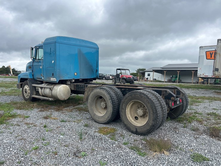 1996-mack-ch613-image-3