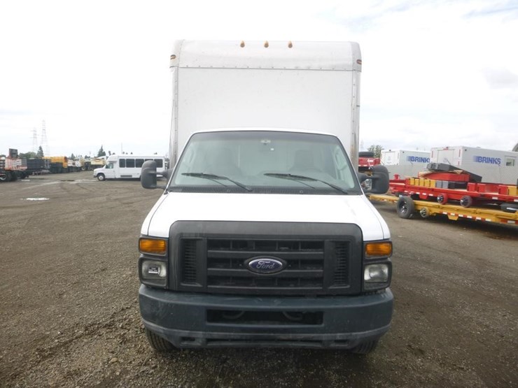 2010-ford-e450-image-8