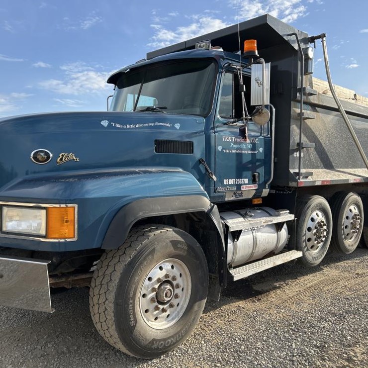 1997 MACK CL700