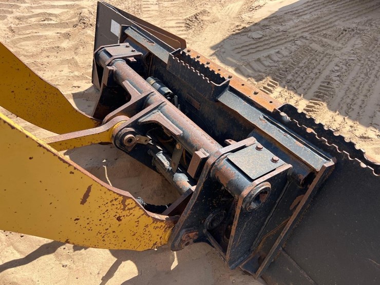 2018-caterpillar-903d-image-23