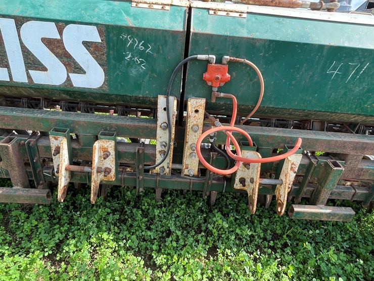 #5022-•-marliss-13'-grain-drill-image-14