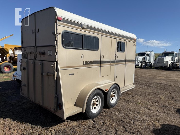 logan-2-horse-trailer-image-5