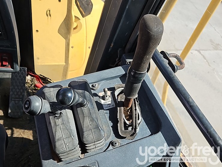 2003-deere-824j-image-28