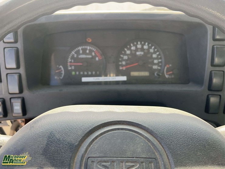 2009-isuzu-npr-image-12