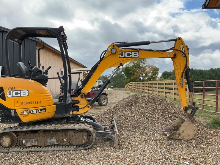 2017-jcb-8029cts-image-4