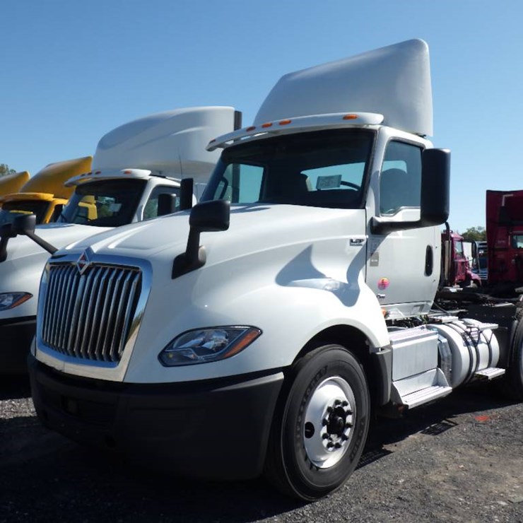 2019 INTERNATIONAL LT