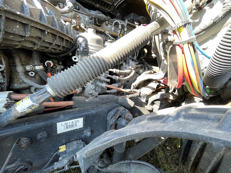 #1666-•-2019-freightliner-cascadia-semi-tractor-(title-in-delay)-image-9