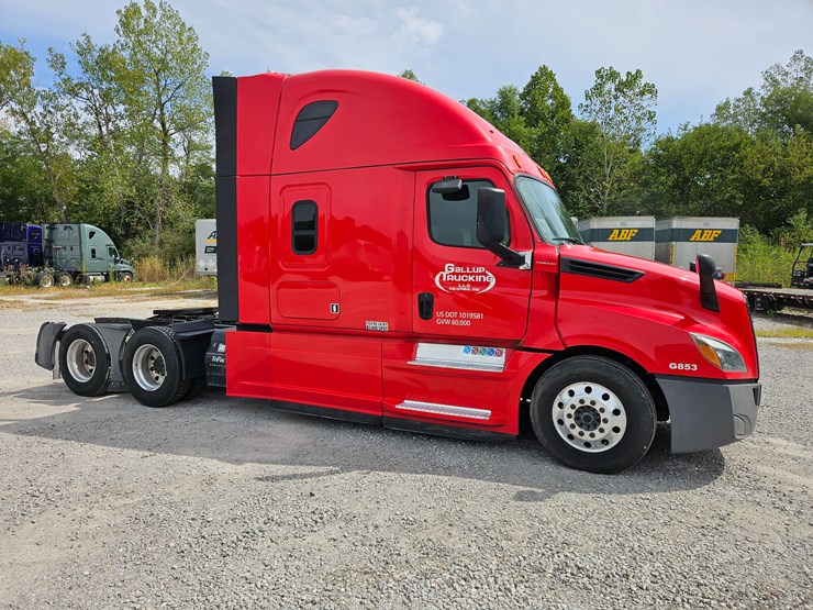 2019-freightliner-cascadia-126-image-25