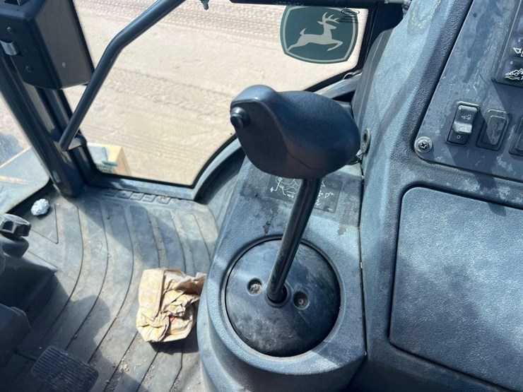 2018-deere-410l-image-32