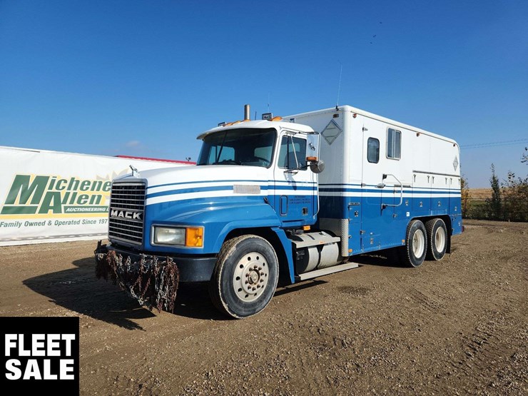 1995-mack-ch613-image-1