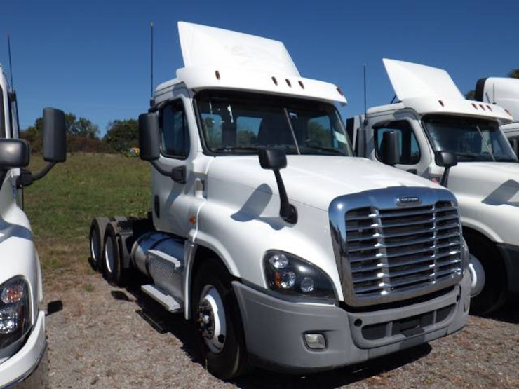 2019-freightliner-cascadia-125-image-3