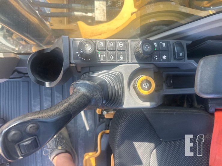 2021-caterpillar-313-image-28