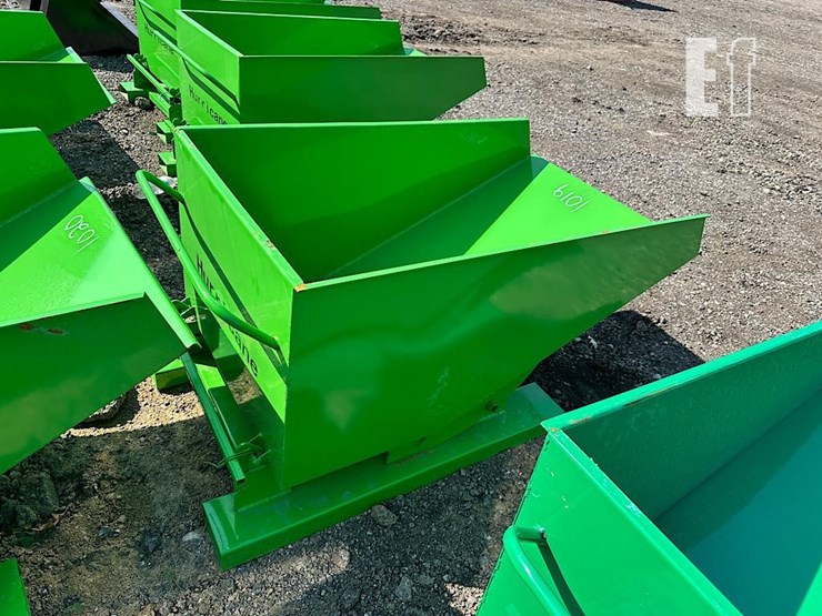 hurricane-1/4-yard-dump-hopper-image-3
