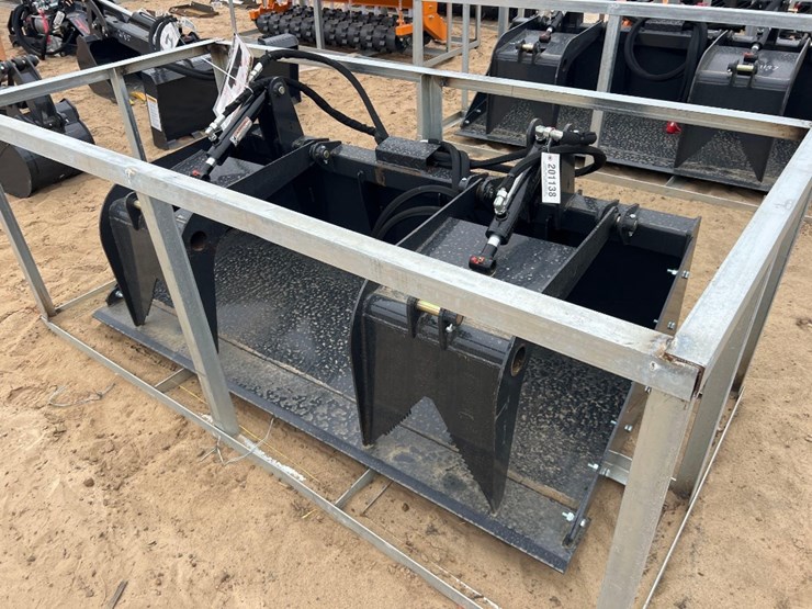 unused-landhonor-sgb-11-72w-72"-grapple-bucket-image-1