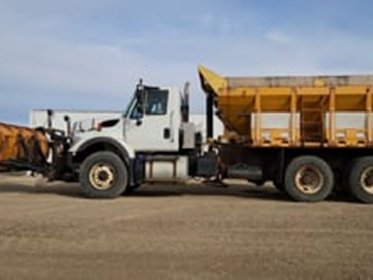 2016-international-workstar-7400-image-5