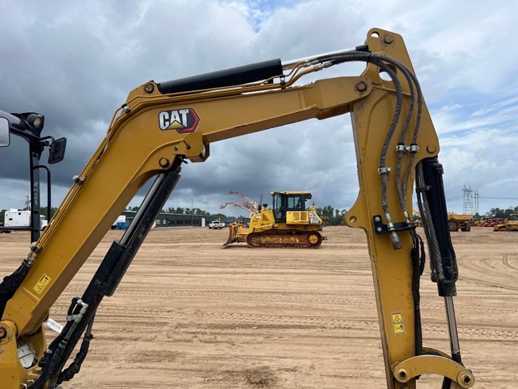 caterpillar-303-image-23