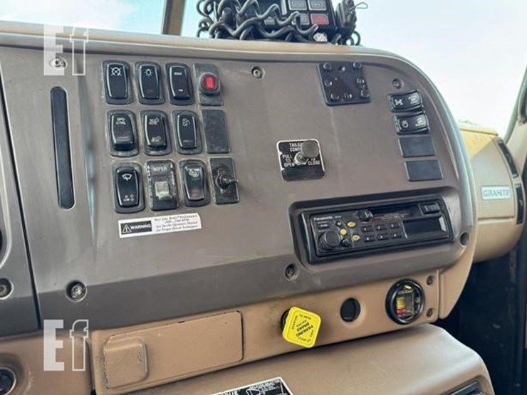 mack-granite-cv713-image-52