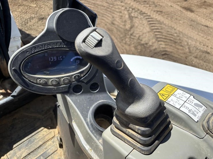 2023-bobcat-e35-image-32